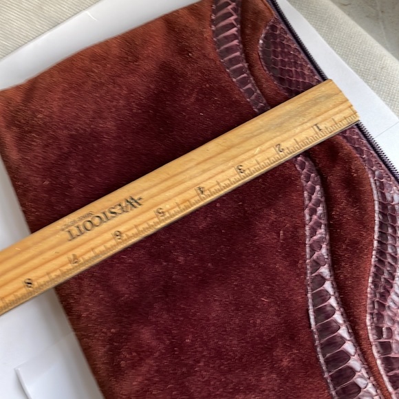 Vintage designer Ruth Saltz suede clutch - Picture 10 of 12